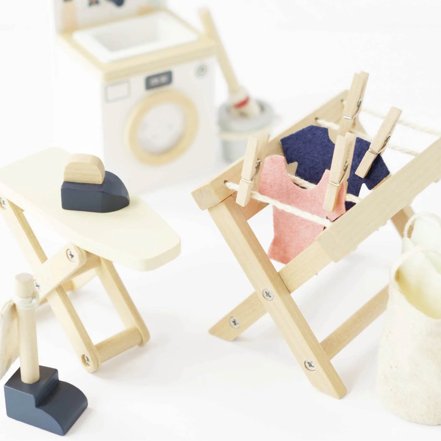 Wooden Dolls House Laundry Room Furniture - Image 5